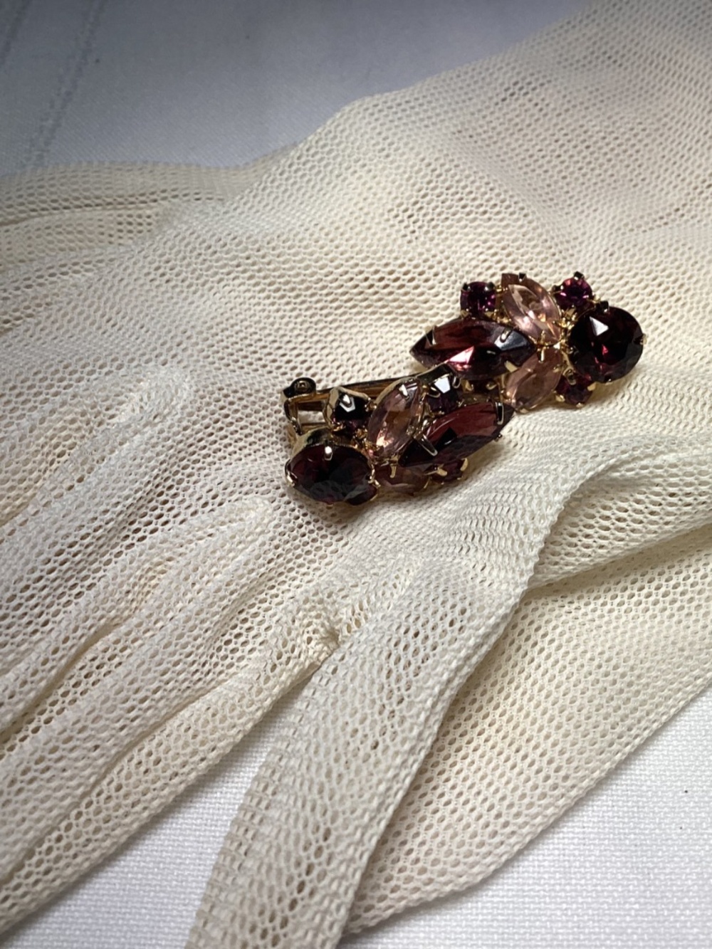 Vintage purple rhinestone clip and earrings stunning Juliana style - Picture 3 of 10